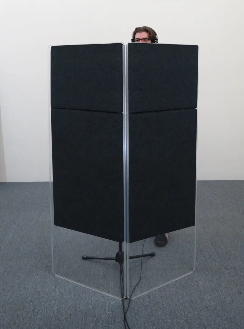 Gobopac Gp50 – Compact Portable Gobo For Vocalists And Speech Applications 1