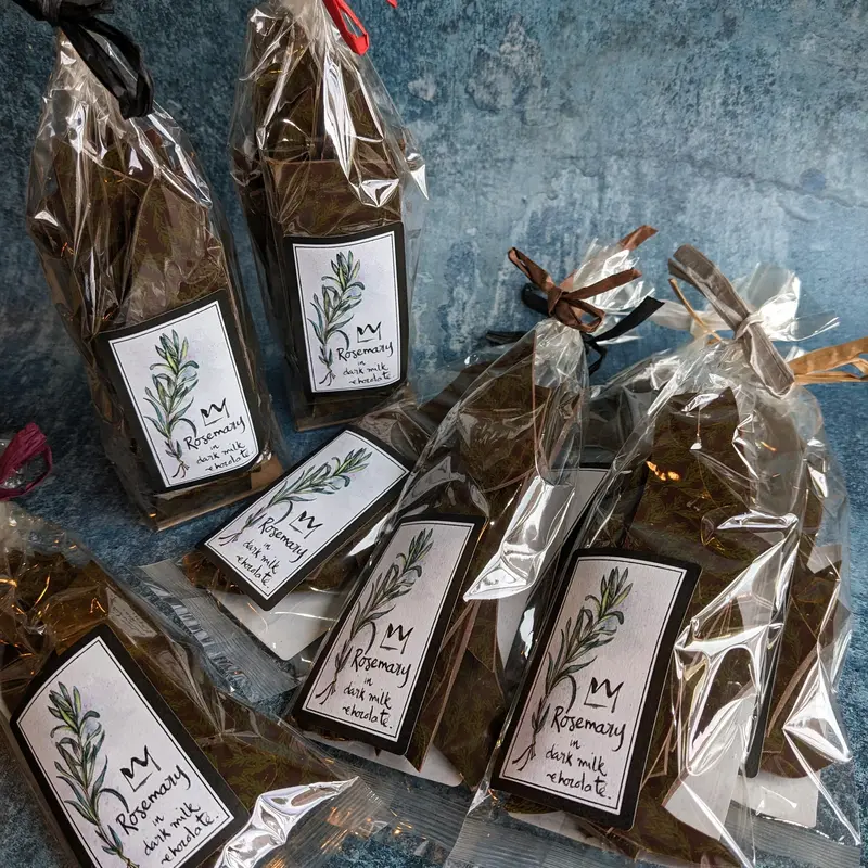 Rosemary-Infused Dark Milk Chocolate Shards – Herbal Elegance 1