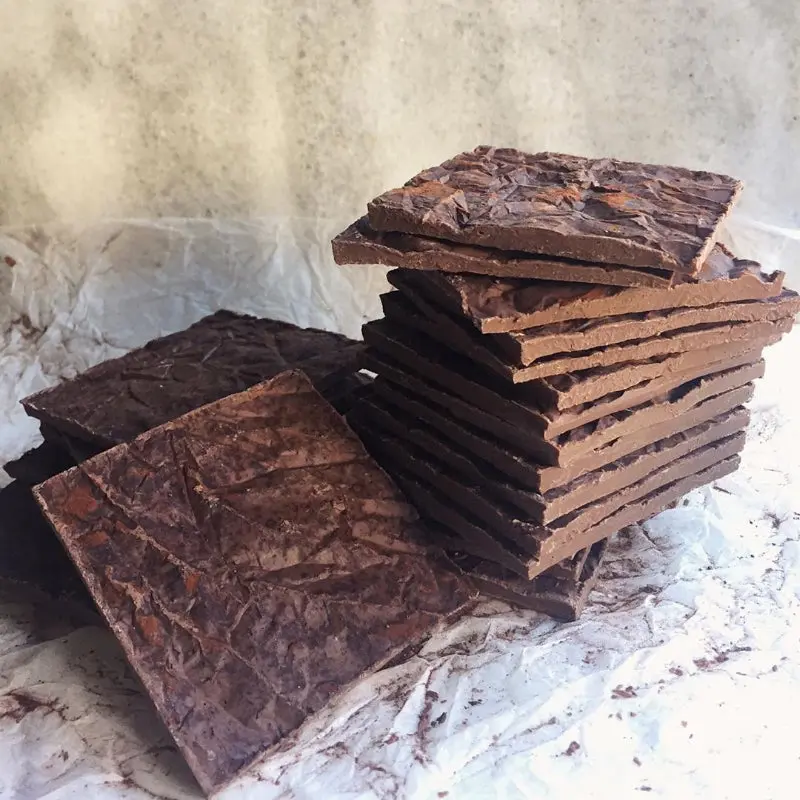 Vanilla & Black Lava Salt Milk Chocolate Shards 1